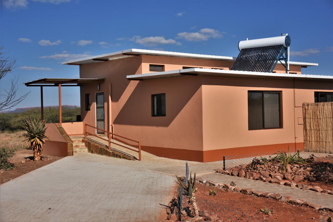 Cheetah View Lodge Otjiwarongo Exterior foto