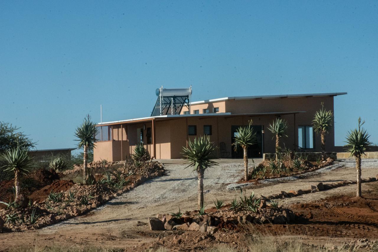 Cheetah View Lodge Otjiwarongo Exterior foto